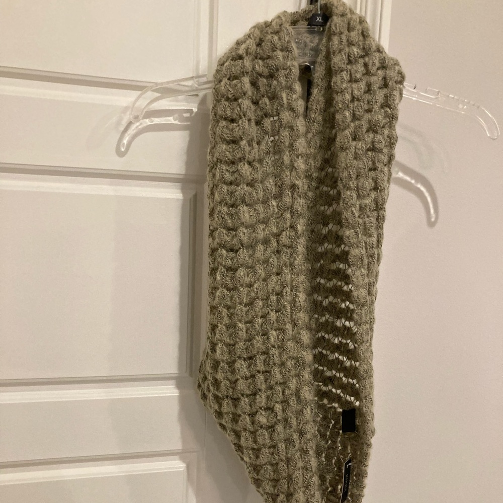 NWT Rikka Infinity Scarf
